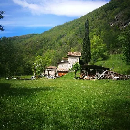 Di La Dall'acqua Farm stay